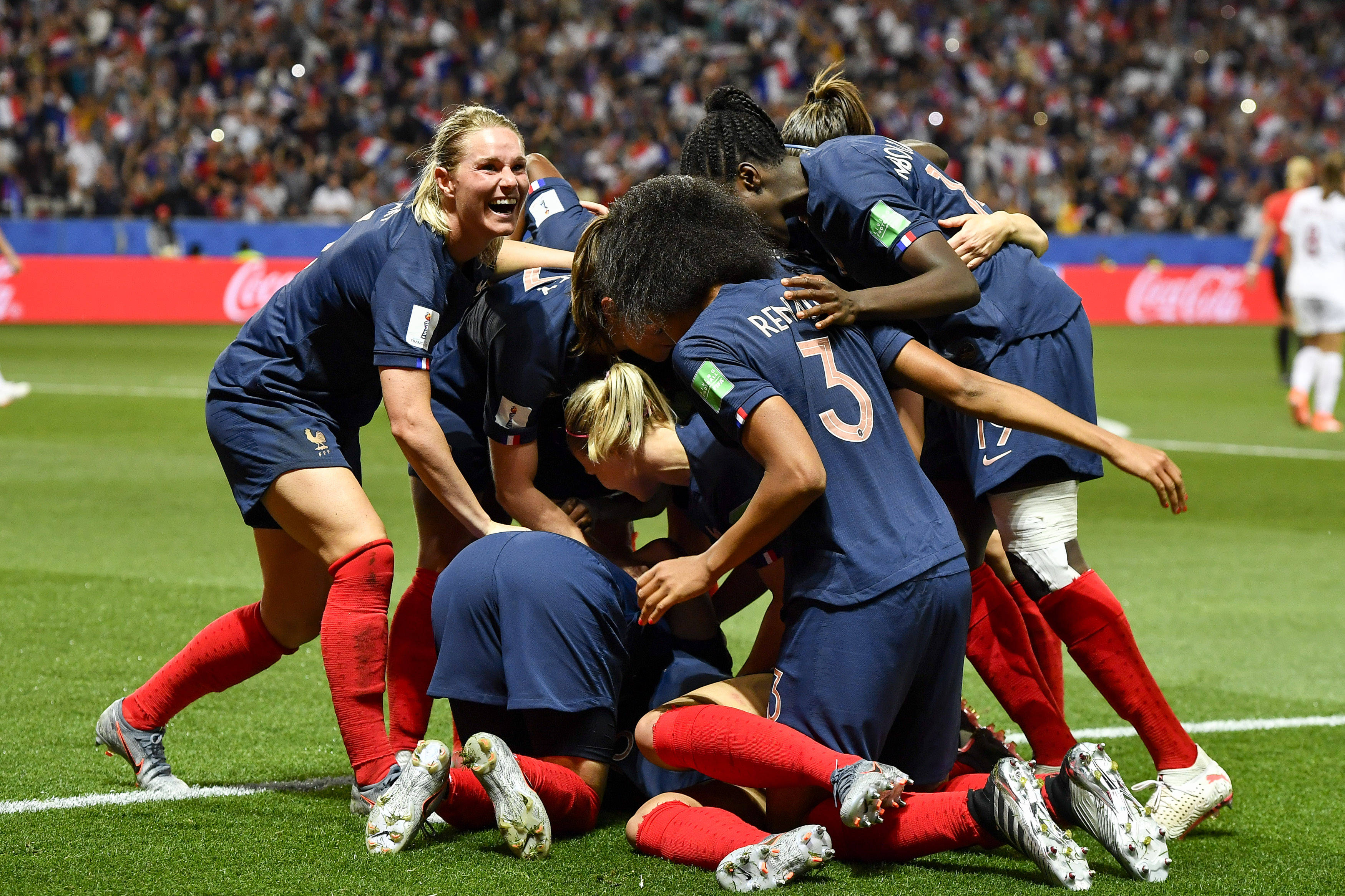 开云体育中国-丹麦女足队在友谊赛中大胜巴西